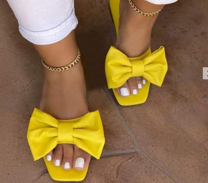 Spring/summer new 2022 outdoor flat leather bow non-slip beach lady slippers casual all-match fashion women sandals