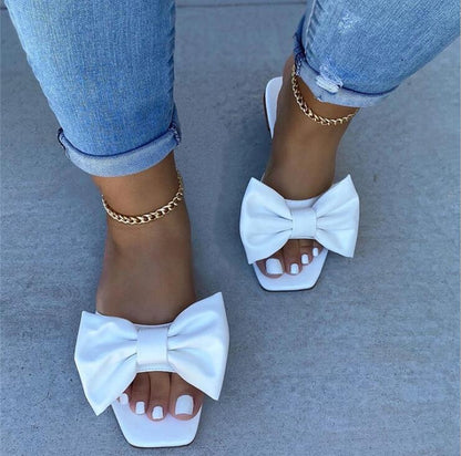 Spring/summer new 2022 outdoor flat leather bow non-slip beach lady slippers casual all-match fashion women sandals