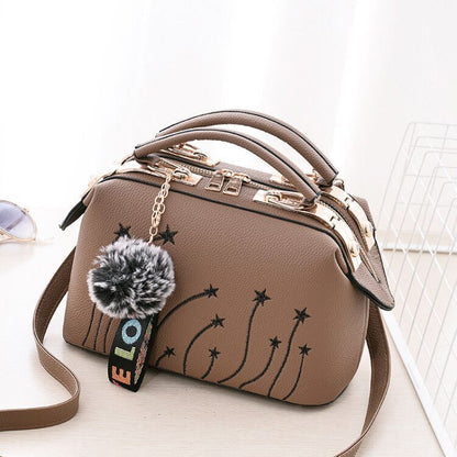 Women&#39;s Motorcycle Youthful And Elegant Bag New Korean Version Embroidery Line Fashion Crossbody Shoulder Bag Tianmei 25X13X16cm