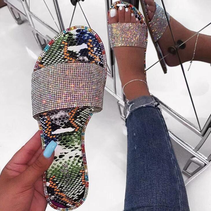 Glitter Slippers Women Summer Sandals 2022 Fashion Bling Female Candy Color Flip Flops Beach Diamond Flat Shoes Outdoor Sandals